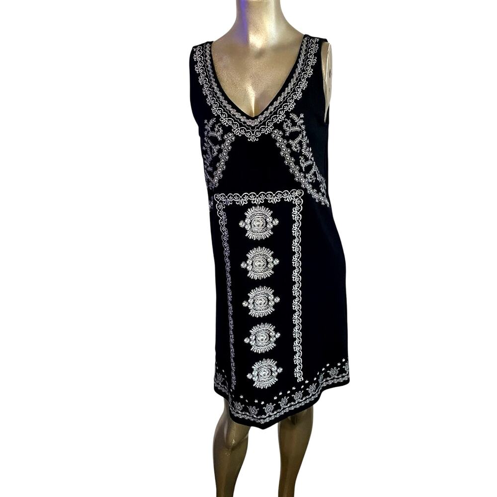 TRIBAL Black Embroidered V-Neck Shift Dress Boho Medallion Sleeveless Medium